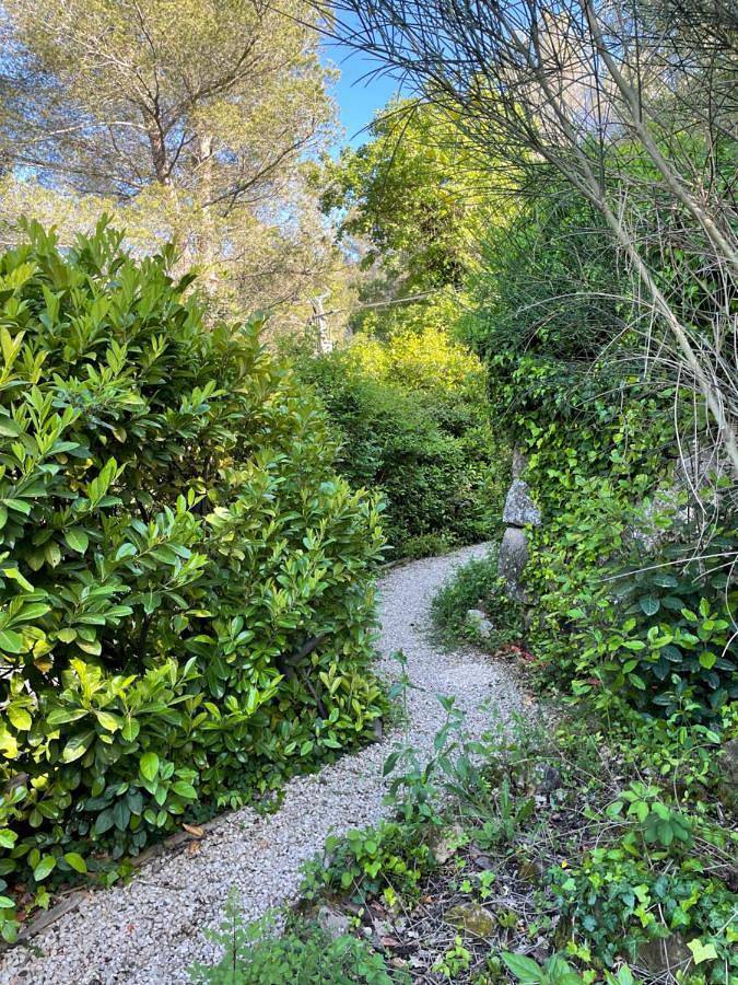 Location de vacances pour 2 personnes, avec jardin ainsi que terrasse et piscine à Auriol - 3