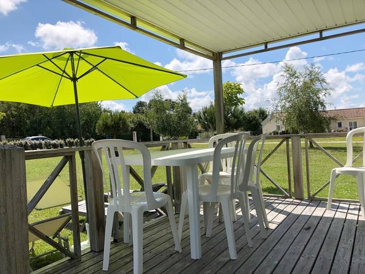 Location de vacances pour 8 personnes, avec vue et jardin à Jau-Dignac-et-Loirac - 2