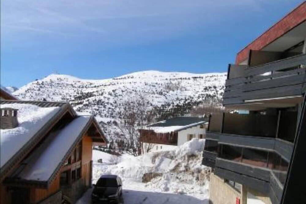 Appartement entier, Centre Station avec parking, terrasse au sud, sans vis à vis in Huez, Parc national des Écrins