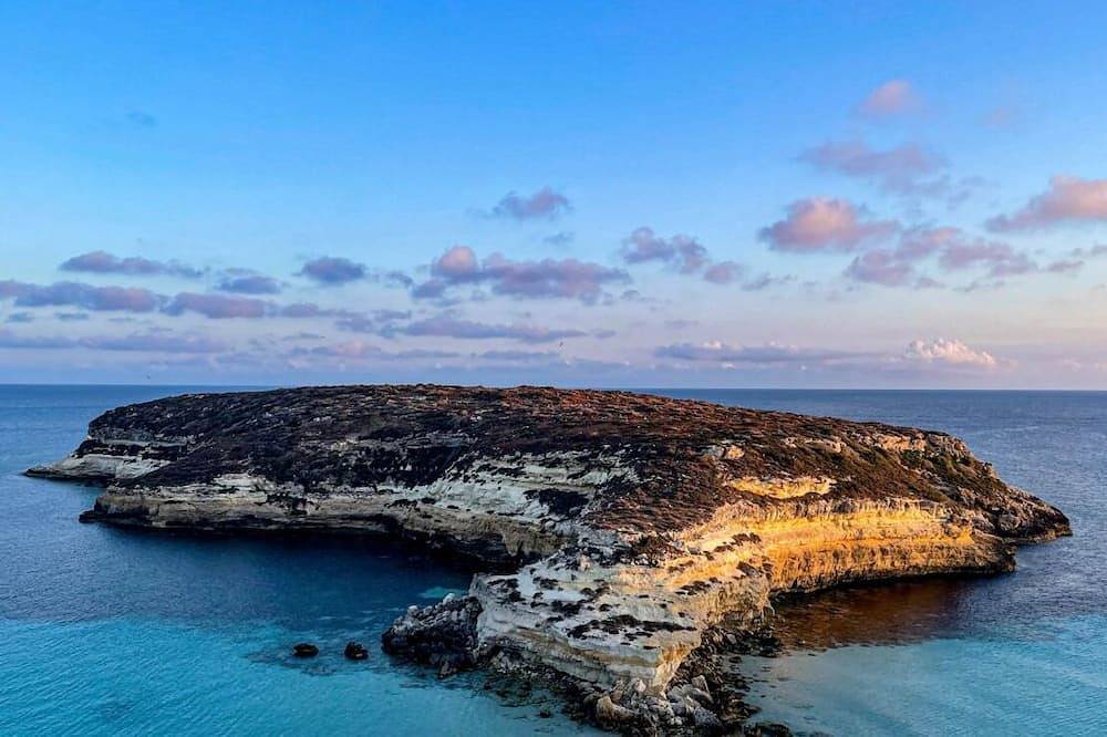 Entire apartment, Borgo Marino Beach Residence - Apartment with patio in Lampedusa City, Pelagie Islands