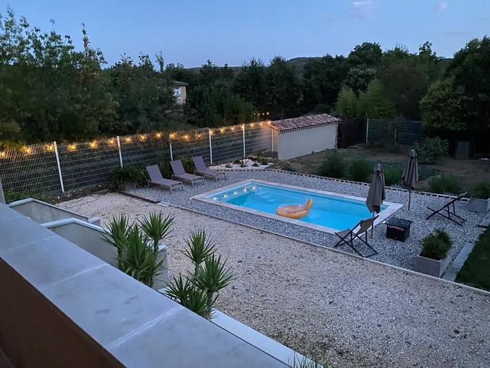 Location de vacances pour 6 personnes, avec balcon et jardin ainsi que jacuzzi et piscine à Saint-Jean-du-Pin - 3