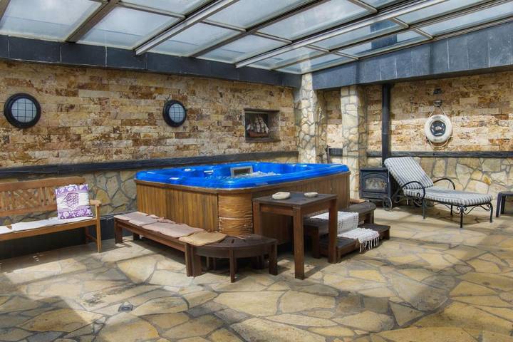 Casa de vacaciones para 12 personas, con jacuzzi además de jardín y piscina en Provincia de Guadalajara - 2