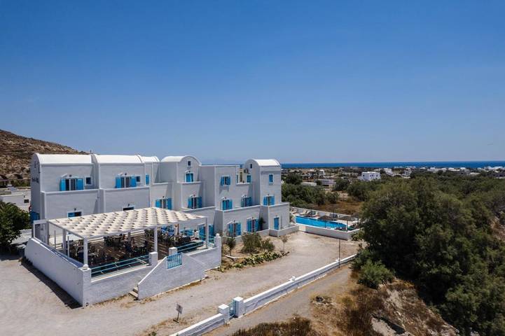 Maison d’hôte pour 2 personnes, avec vue ainsi que piscine et jardin à Santorin - 4