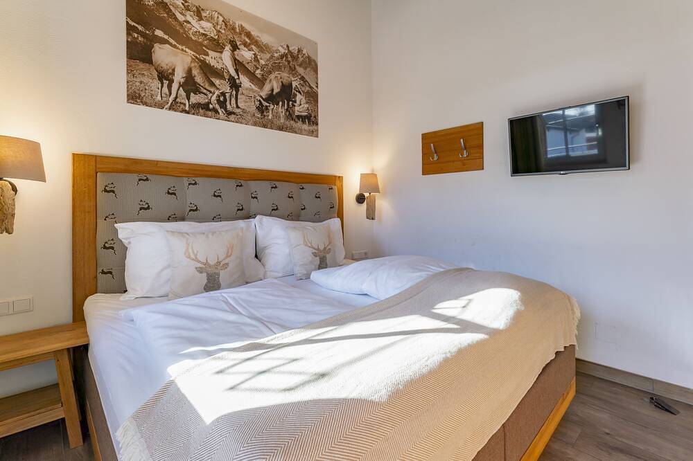 Ganze Wohnung, Penthouse bei Kaprun mit Sauna &  Bergblick in Piesendorf, Pinzgau