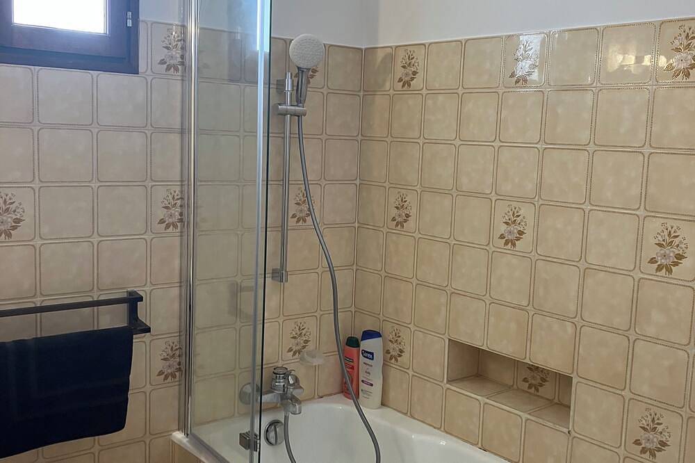 Maison De Village , Pour Les Familles , Proche Randonnees à pied, lacs du verdon in Pontevès, Région de Brignoles