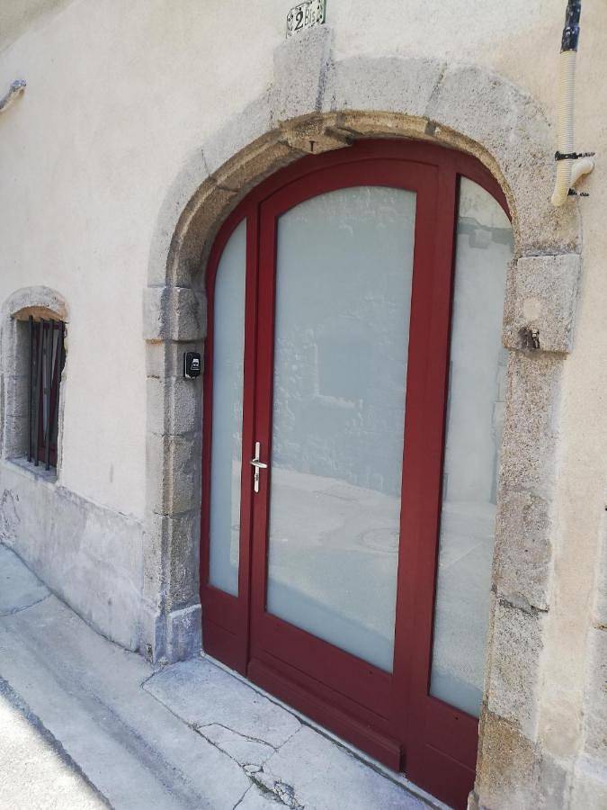 Appartement entier, Les insolites de Champeix in Champeix, Région de Besse-et-Saint-Anastaise