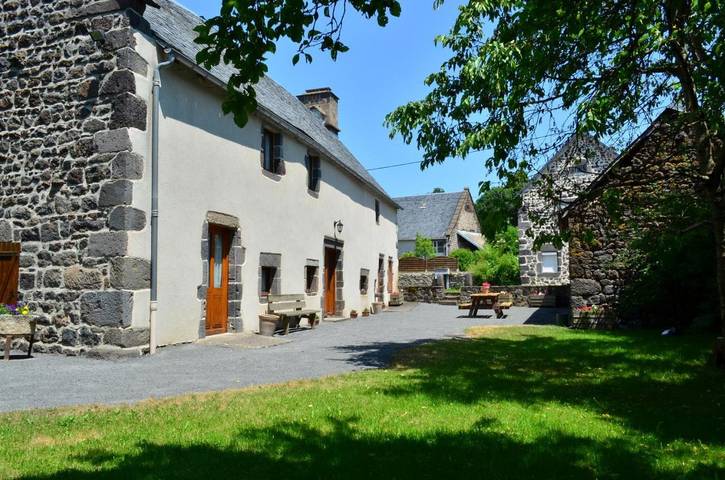 Location de vacances pour 15 personnes à Olby - 2