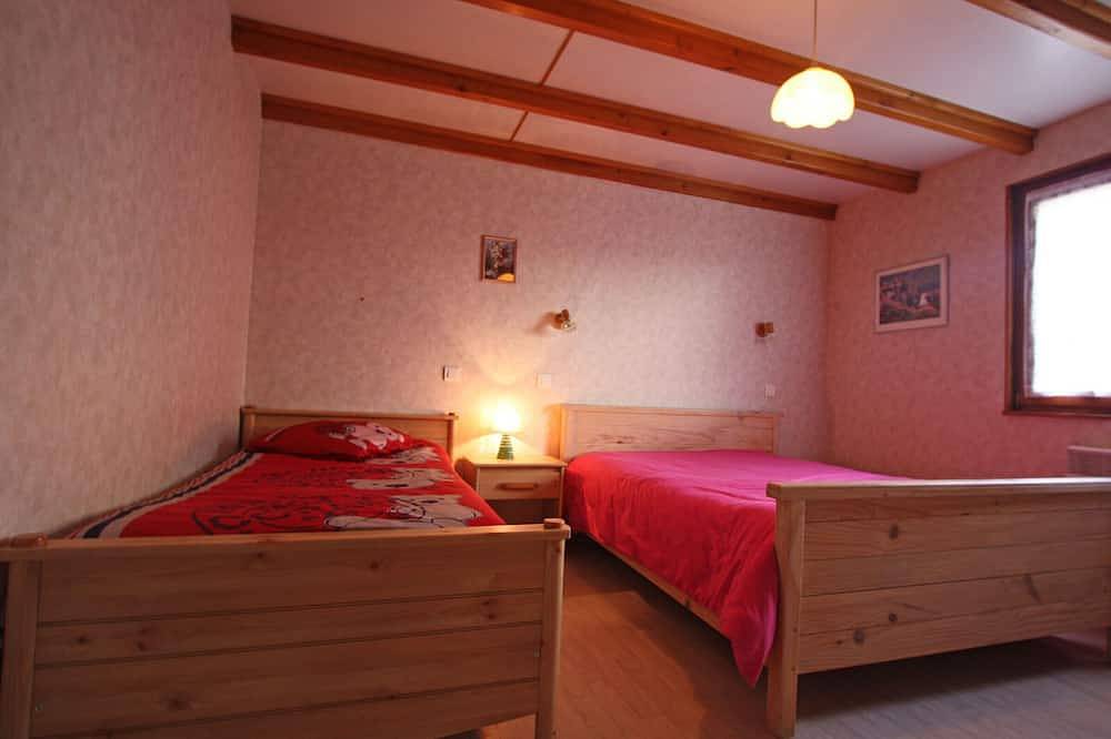 Family-Friendly Countryside Cottage with Modern Amenities, Near Thermal Baths and Nature Spots in Le Val-d'Ajol, Parc naturel régional des Ballons des Vosges