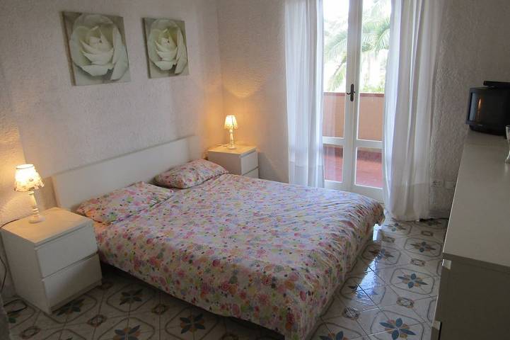 Gîte pour 5 personnes, avec balcon ainsi que jardin et piscine à Forio - 3