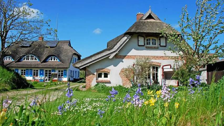 Ferienwohnung für 4 Personen, mit Terrasse und Garten sowie Pool und Sauna in Sellin