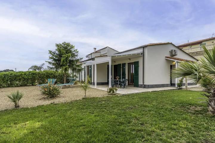 Villa mit pool für 4 Personen, mit Garten in San Remo