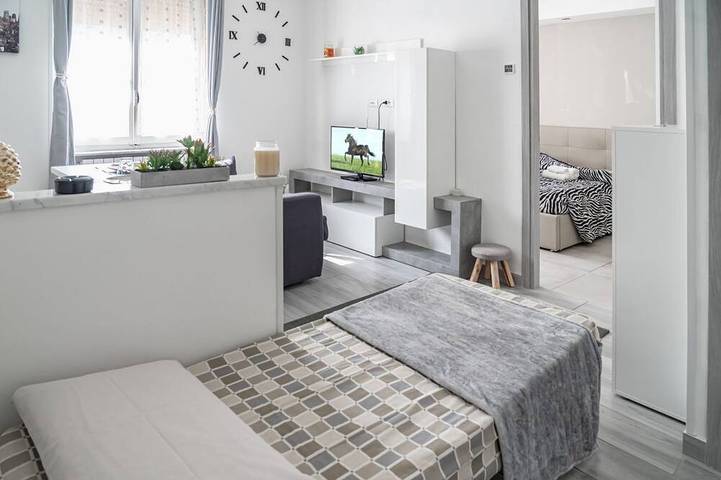 Appartamento intero, Guesthost - Selly House Alessandria in Alessandria, Alessandria (Comune)