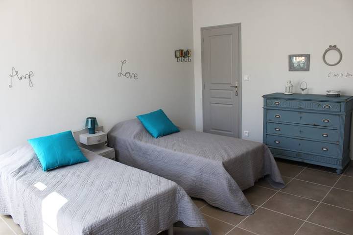 Location de vacances pour 6 personnes, avec jardin et terrasse à Maillane - 4