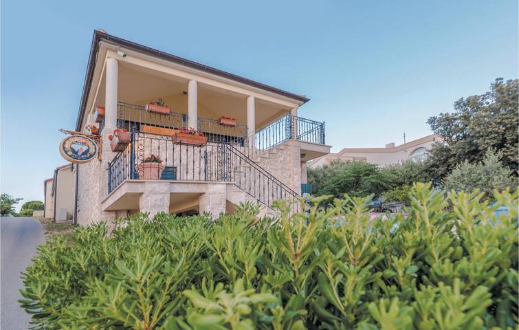 Ferienwohnung für 4 Personen, mit Terrasse in Kolan