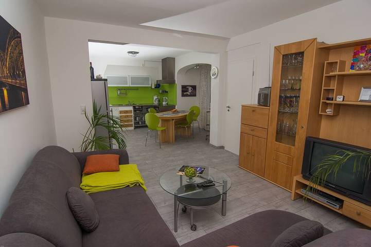 Ferienwohnung für 6 Personen, mit Terrasse und Garten in Herford