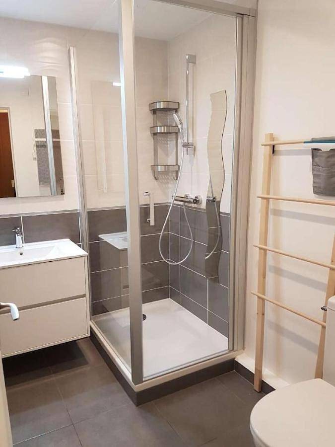 Gîte pour 4 personnes, avec terrasse et vue à Donville-les-Bains - 4
