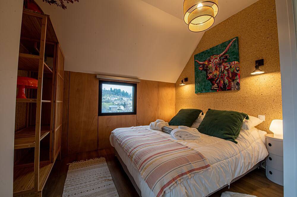 Chalet Grand confort, au calme, vue d'exception, Sauna, 6/10 personnes in Murol, Parc naturel régional des Volcans d'Auvergne