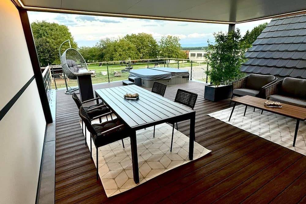 Entire apartment, Rooftop jacuzzi 4 persons \"Le Repère in Hatten, Wissembourg region