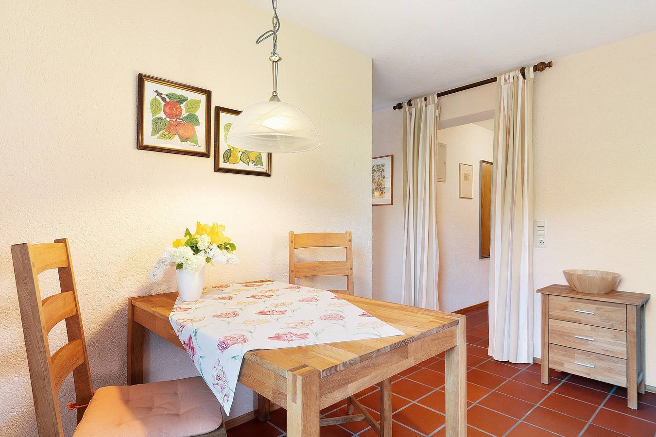Ganze Wohnung, Ferienwohnung 'Haus Latt' mit Bergblick, privater Terrasse und Wlan in Durbach, Mittlerer Schwarzwald