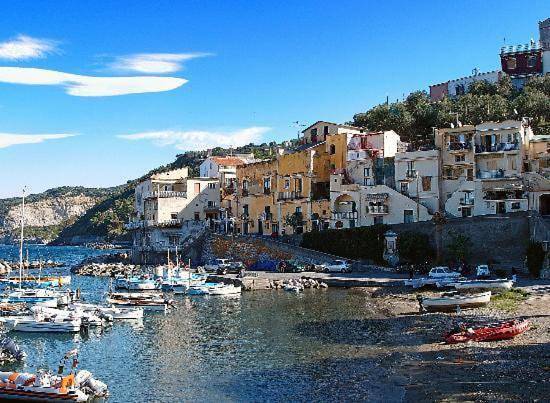 Maison d’hôte pour 4 personnes, avec terrasse, adapté aux familles à Massa Lubrense - 4