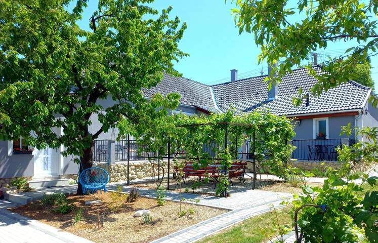 Villa für 15 Personen, mit Seeblick und Sauna sowie Pool und Garten - 1