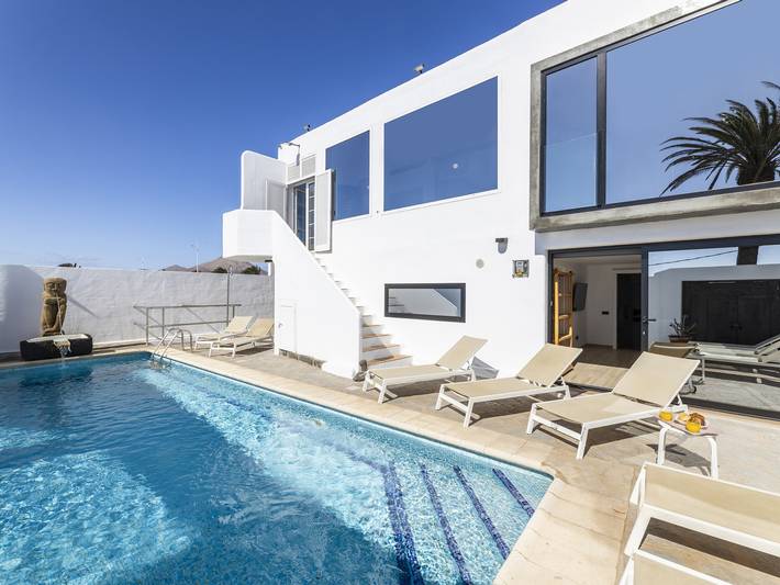 Villa für 8 Personen, mit Terrasse und Garten sowie Pool in Arrecife