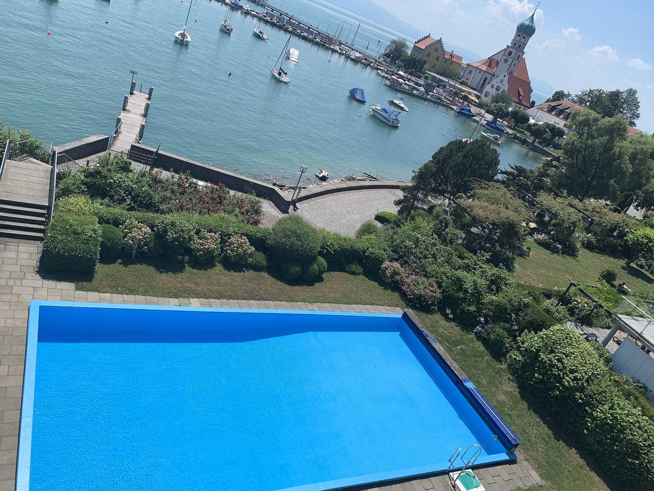 Ganze Ferienwohnung, Haus Delphin Fam. Waggershauser - Ferienwohnung Haus Delphin Waggershauser 75qm, 1 Schlafzimmer, max. 2 Erwachsene und 2 Kinder (Extrabetten im Wohnraum) in Bayerisch Schwaben