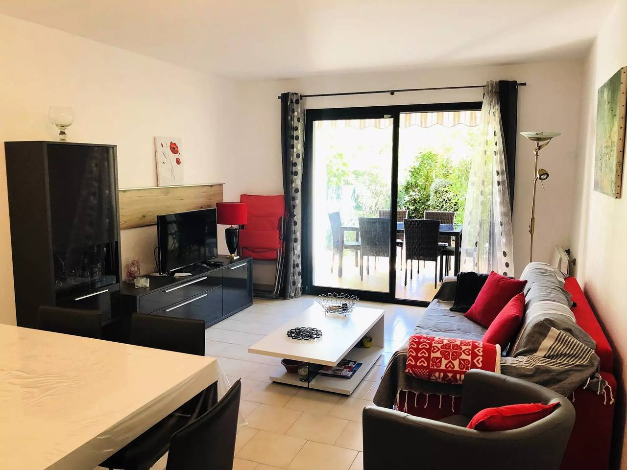 Entire apartment, Apartment with terrace 3 rooms 5 people - Budget in Sanary-sur-Mer, Toulon region
