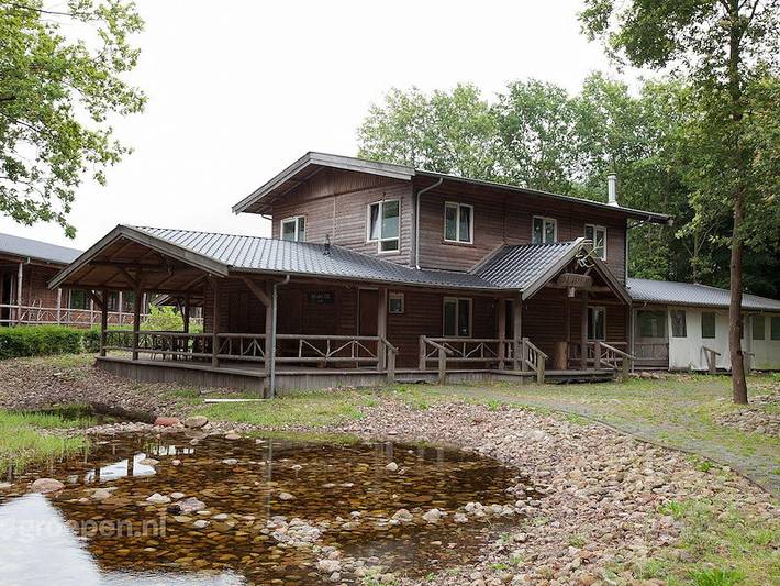 Vakantiehuis voor 26 personen, with terras and sauna as well as balkon/terras in Emmen