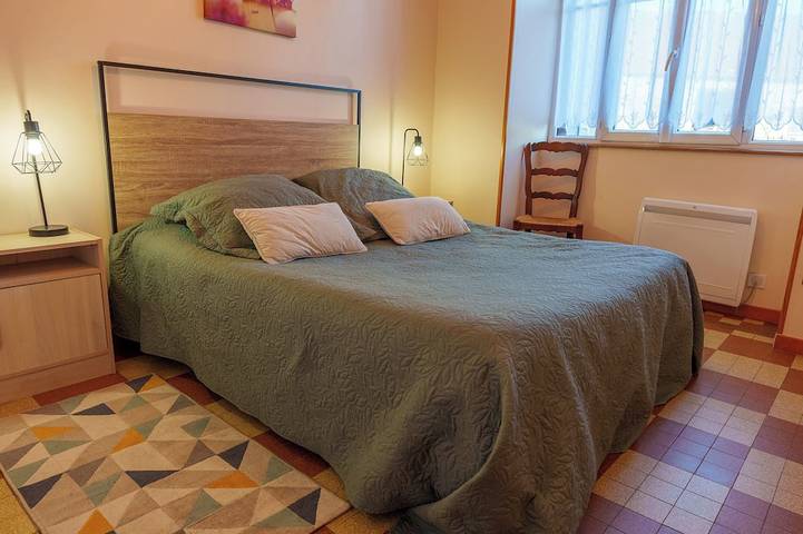 Location de vacances pour 6 personnes, avec jardin et terrasse, animaux acceptés à Saint-Germain-des-Champs - 3