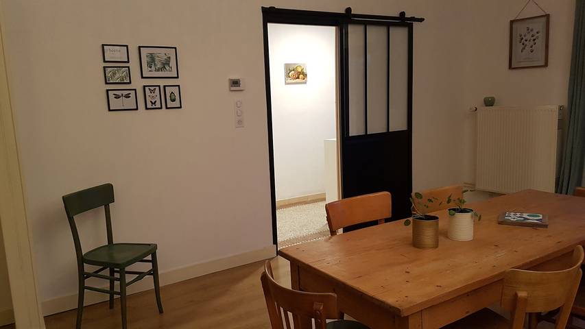 Gîte pour 10 personnes, avec terrasse et jardin dans Sommeilles