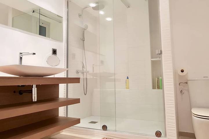 Ganze Wohnung, Salou hervorragende klimatisierte Wohnung 1. Linie, direkter Zugang zum Meer in Salou, Costa Dorada