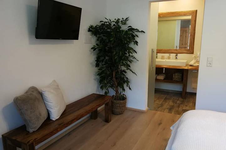 Ganze Wohnung, Neu! exklusive gemütliche Ferienwohnung mit Kachelofen in Enzklösterle, Nordschwarzwald