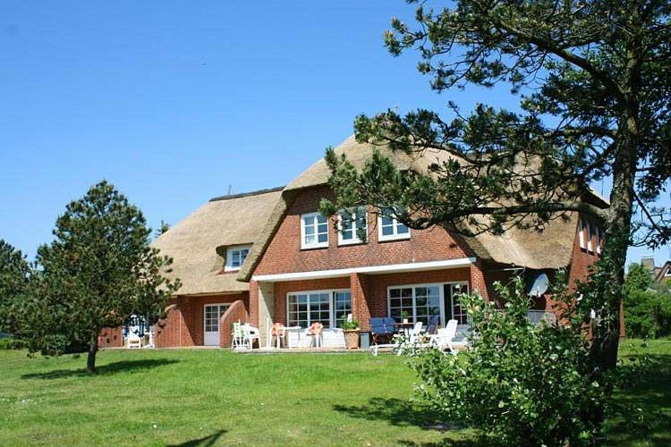 Ganze Wohnung, Ferienwohnung Am Meer in Bredland: Strandnah, Terrasse & Haustiere erlaubt in Greveling, Nieblum