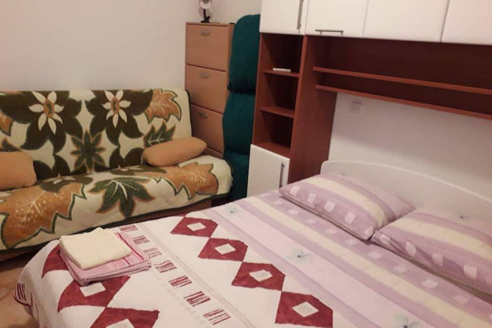 Appartamento intero, The Apartment Daisy is in an excellent location, close to Rab . in Rab città, Rab