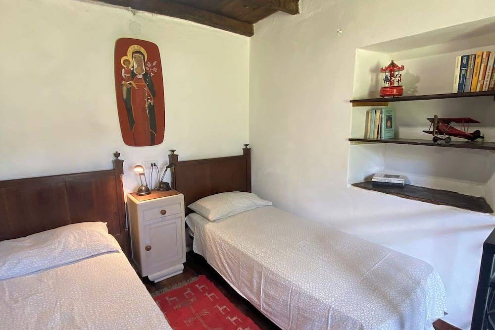 Cà Nova 1590, un grazioso alloggio all'interno di una antica borgata in Polinago, Provincia di Modena