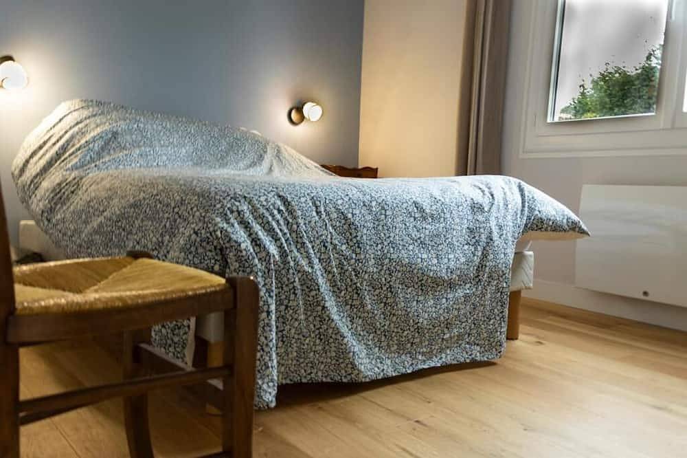 House with garden, walking distance to town center and beach in Saint-Sauveur-de-la-Mer, Lisieux region