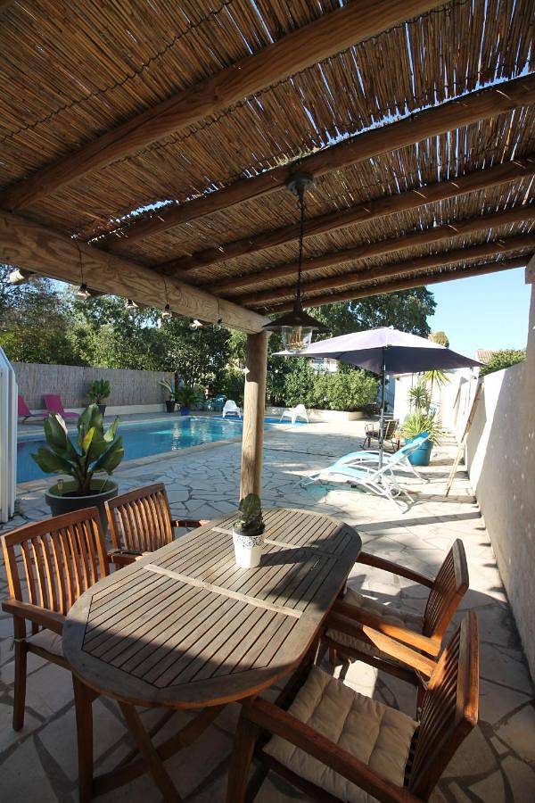 Ferienhaus für 2 Personen, mit Balkon und Terrasse sowie Garten und Pool in Saint-Nazaire-d'Aude