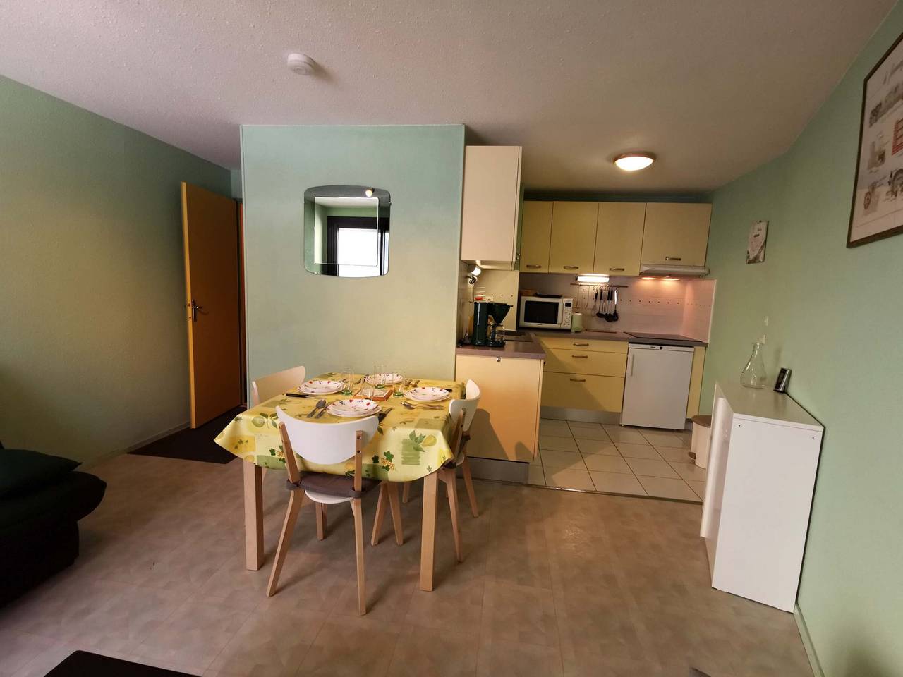 Entire apartment, Cozy 2Br Cabin Apartment with Balcony, Near Aquatic Center, Sleeps 6, No Pets in Prapoutel, Les Adrets