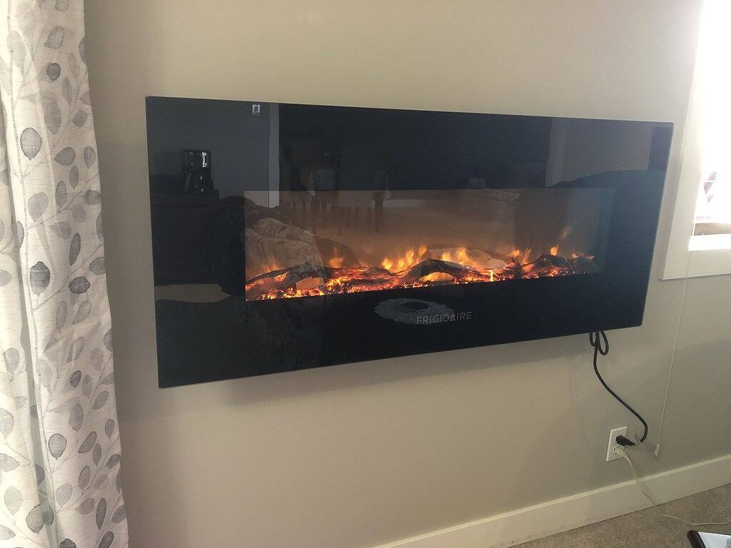 Relax in hot tub after walk in ocean side park in Nanaimo, Regional District of Nanaimo