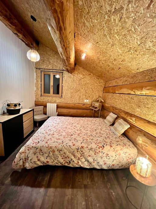 Gîte pour 8 personnes, avec vue et jardin, adapté aux familles à Montmin - 4