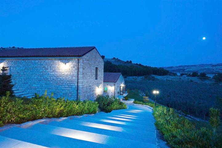 Hôtel pour 2 personnes, avec piscine et vue ainsi que jardin et vue sur le lac à Guardialfiera - 4