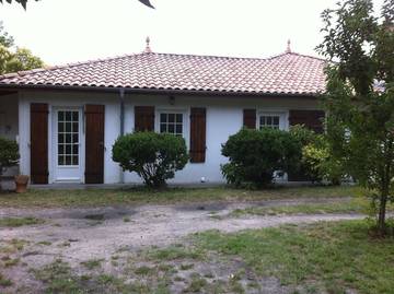 Location de vacances pour 23 personnes, avec jardin en Gironde