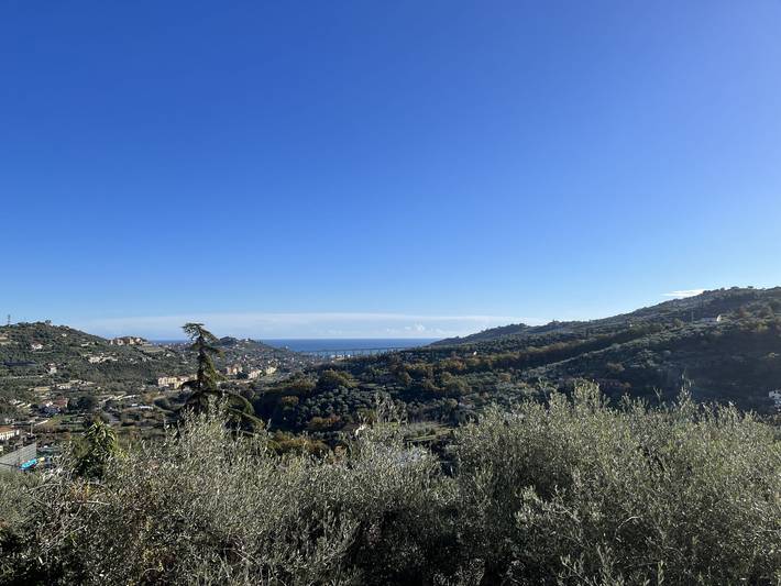 Ferienwohnung für 5 Personen, mit Balkon und Terrasse sowie Ausblick in Imperia - 2