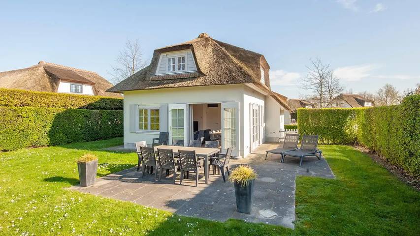 Villa voor 10 personen, met tuin en zwembad in Kamperland