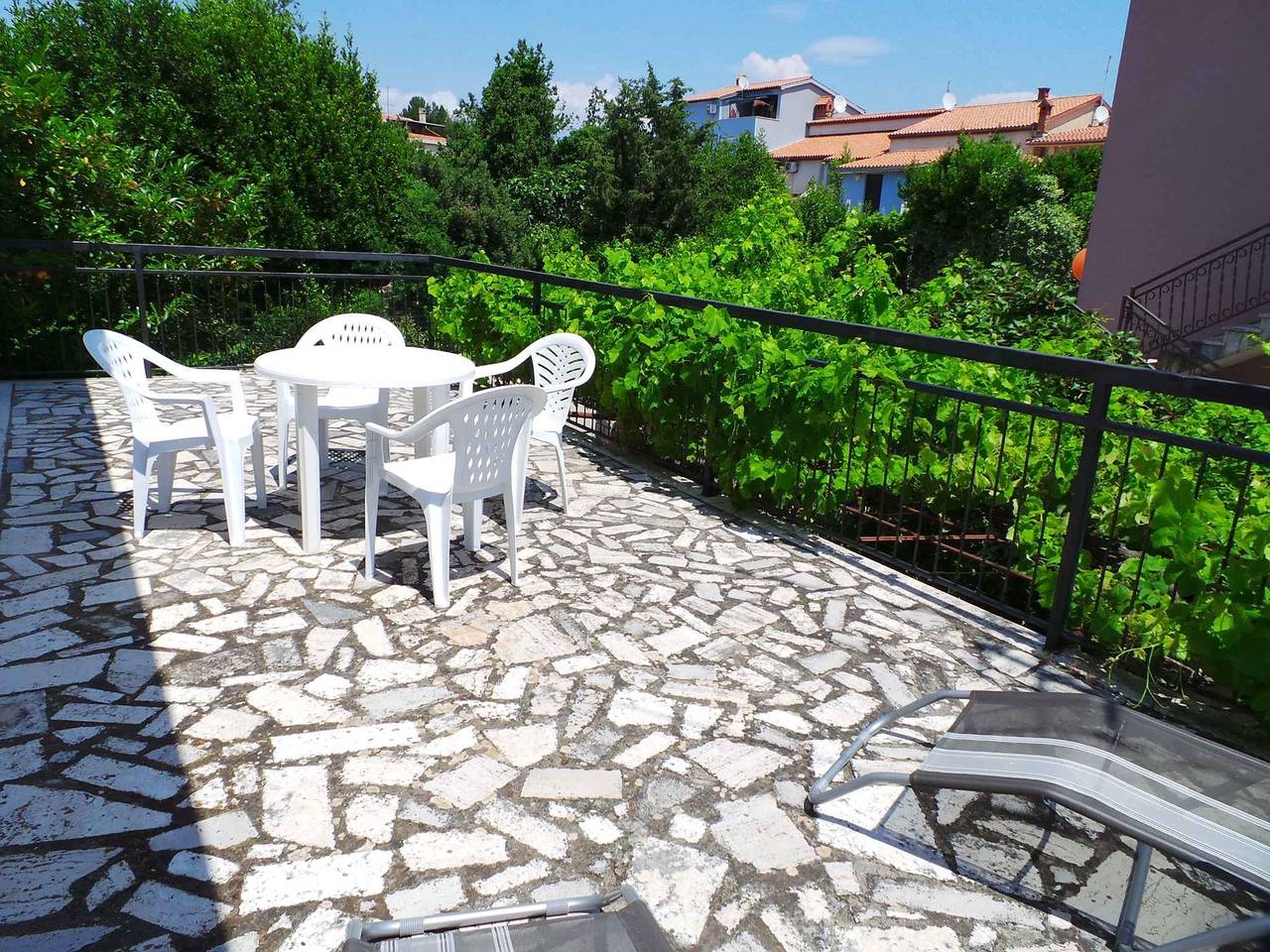 Ferienhaus mit gemütlicher Terrasse gleich in Strandnähe  in Banjole, Südküste Istrien