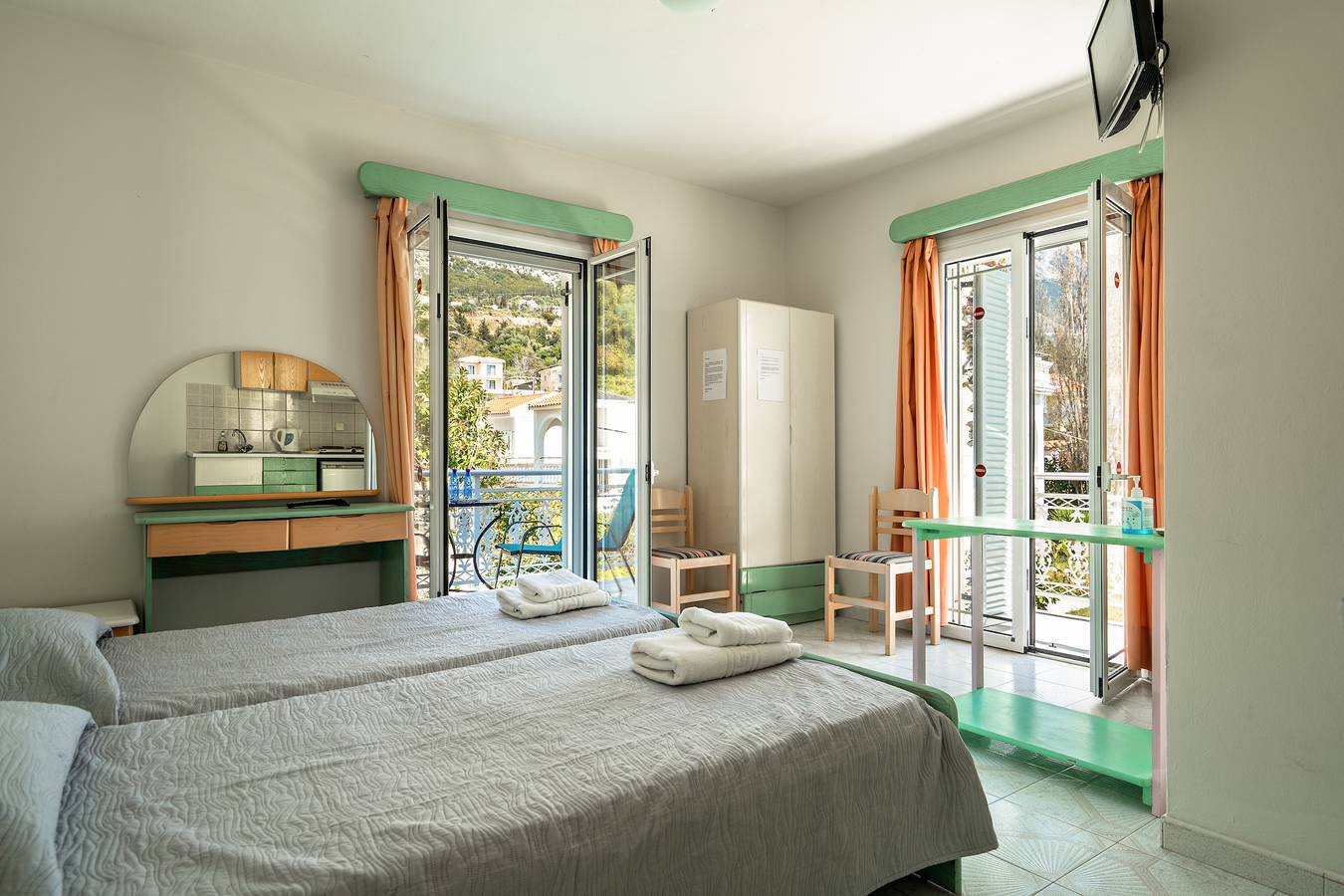 Entire studio, Studio Apartment 'Angela Partial Sea View 6' with Sea View, Wi-Fi and Air Conditioning in Kefalonia