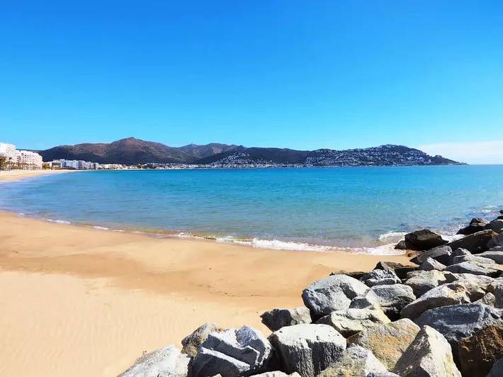 Chalet para 8 personas, con piscina y terraza en Provincia de Gerona - 4