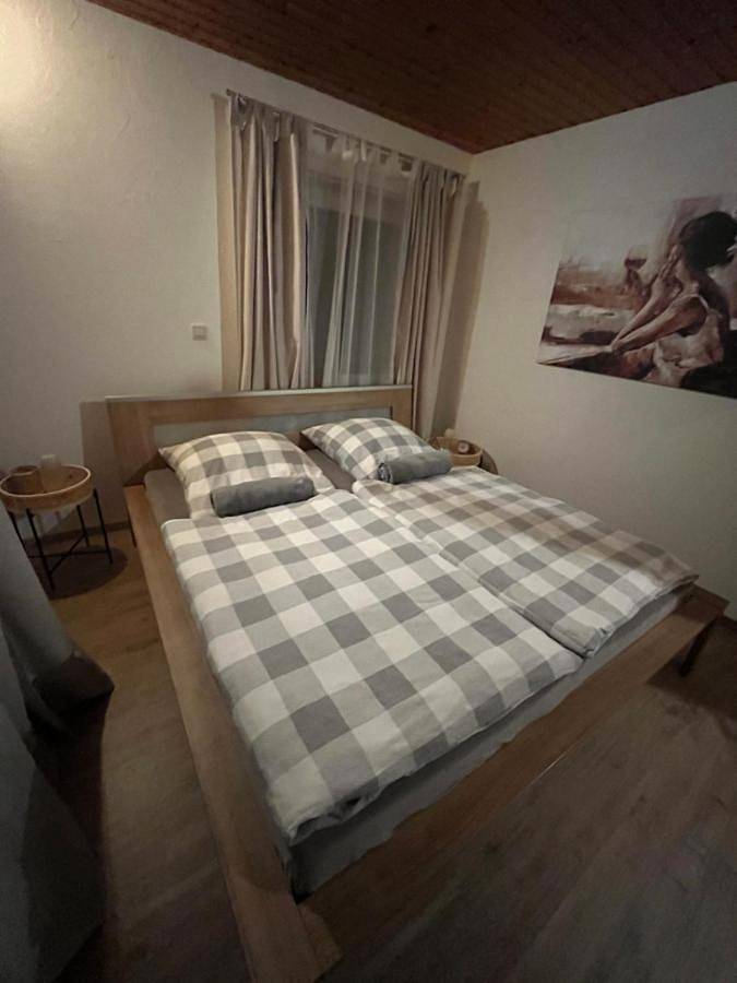 Gîte pour 3 personnes, avec jardin à Dahn - 2