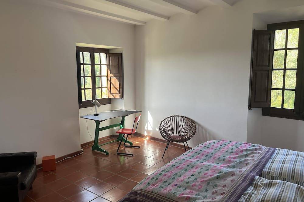 Ganze Wohnung, Am Fusse der Pyrenäen in Maçanet de Cabrenys, Oberampurien